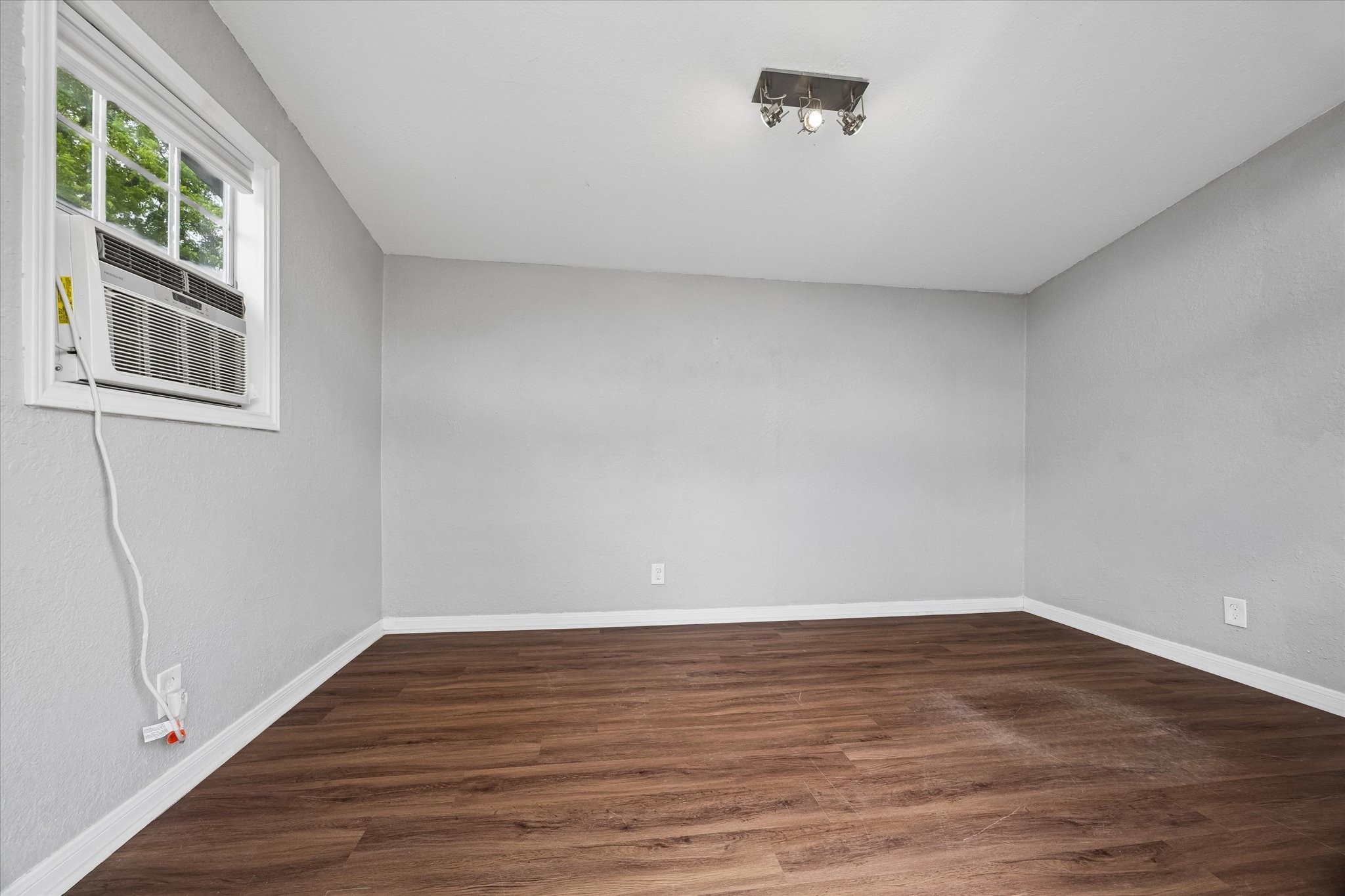 5105 Chapman Street Houston, TX 77009 - Photo 43 of 49 Casita/Garage Apt: 604 SqFt