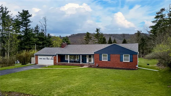 $330,000 | 501 Pinewood Circle, Elmira, NY 14905