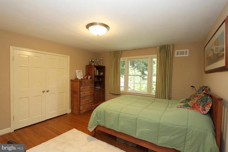 6105 Winnebago Road Bethesda, MD 20816 - Photo 17 of 27 Bedroom 2