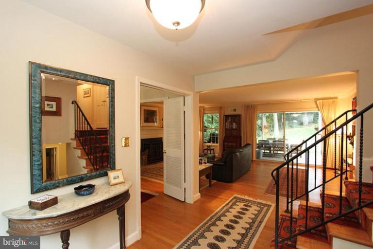 6105 Winnebago Road Bethesda, MD 20816 - Photo 3 of 27 Foyer
