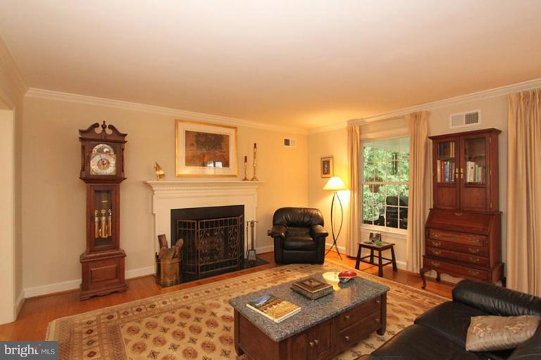 6105 Winnebago Road Bethesda, MD 20816 - Photo 5 of 27 Living Room 2
