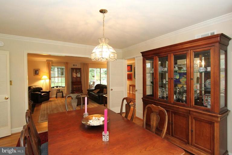 6105 Winnebago Road Bethesda, MD 20816 - Photo 8 of 27 Dining Room 2