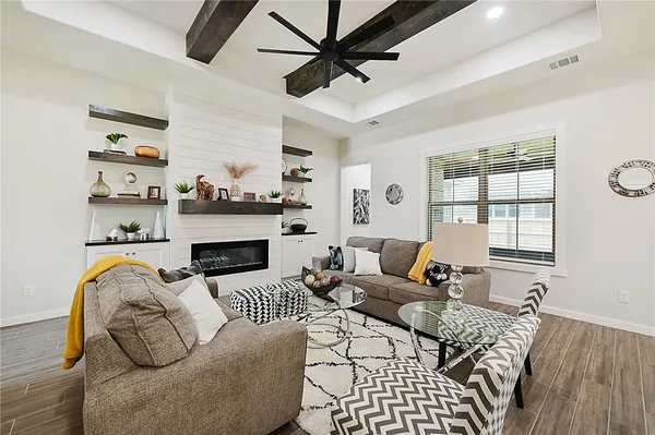 $399,900 | 2805 CAPTAIN Court, Bryan, TX 77808