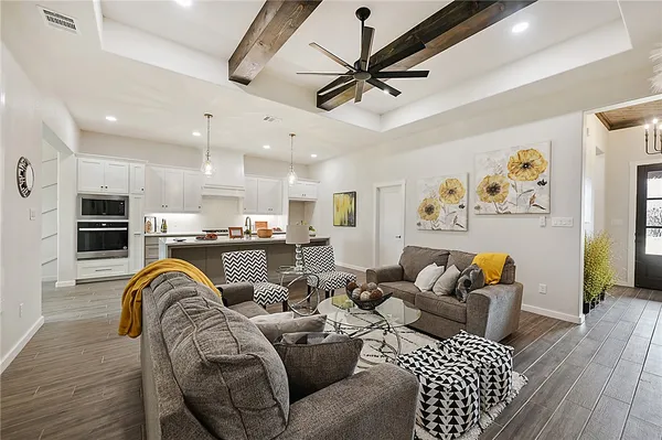 $399,900 | 2805 CAPTAIN Court, Bryan, TX 77808