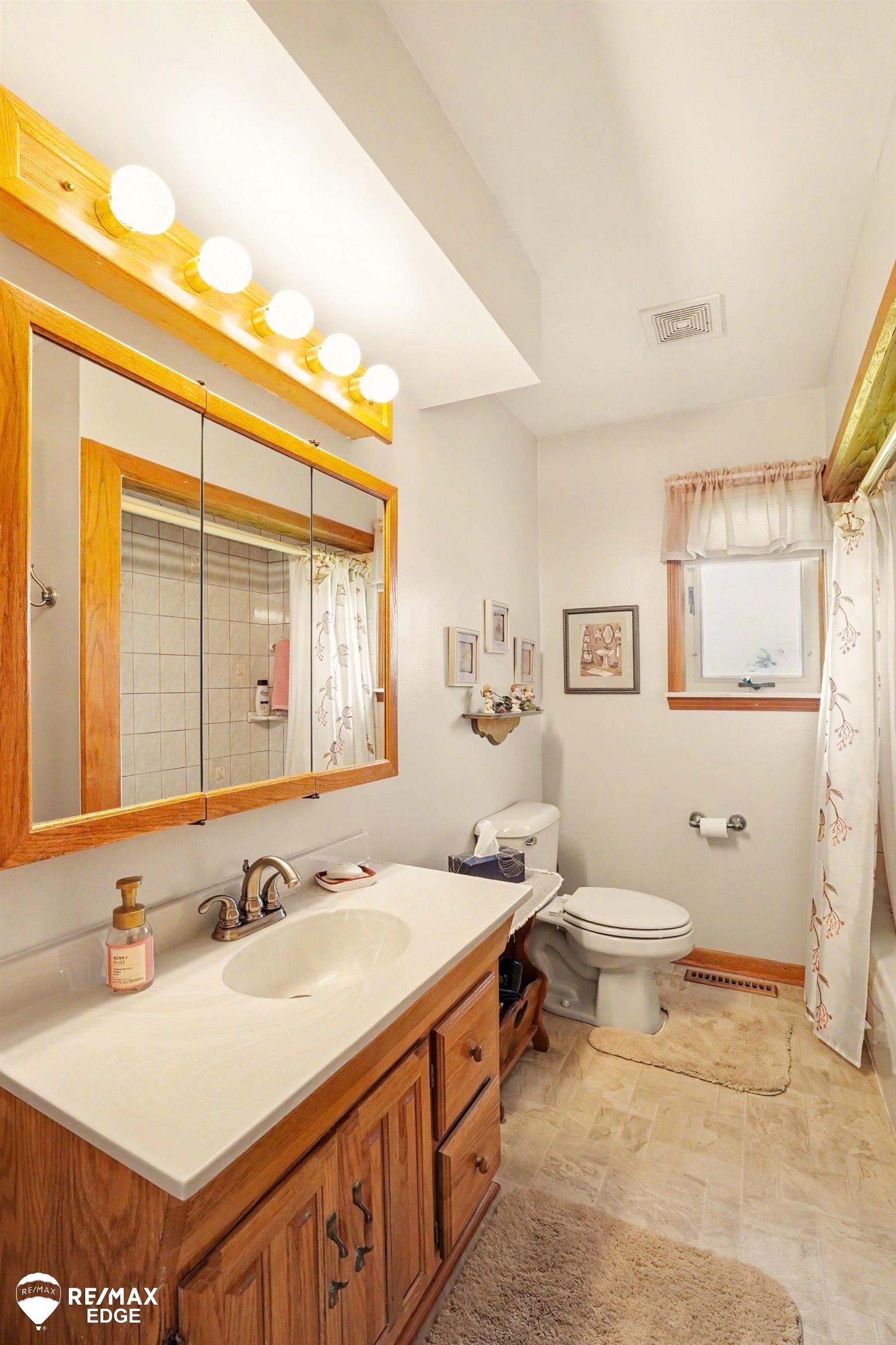 10247 East Coldwater Road Davison, MI 48423 - Photo 16 of 32