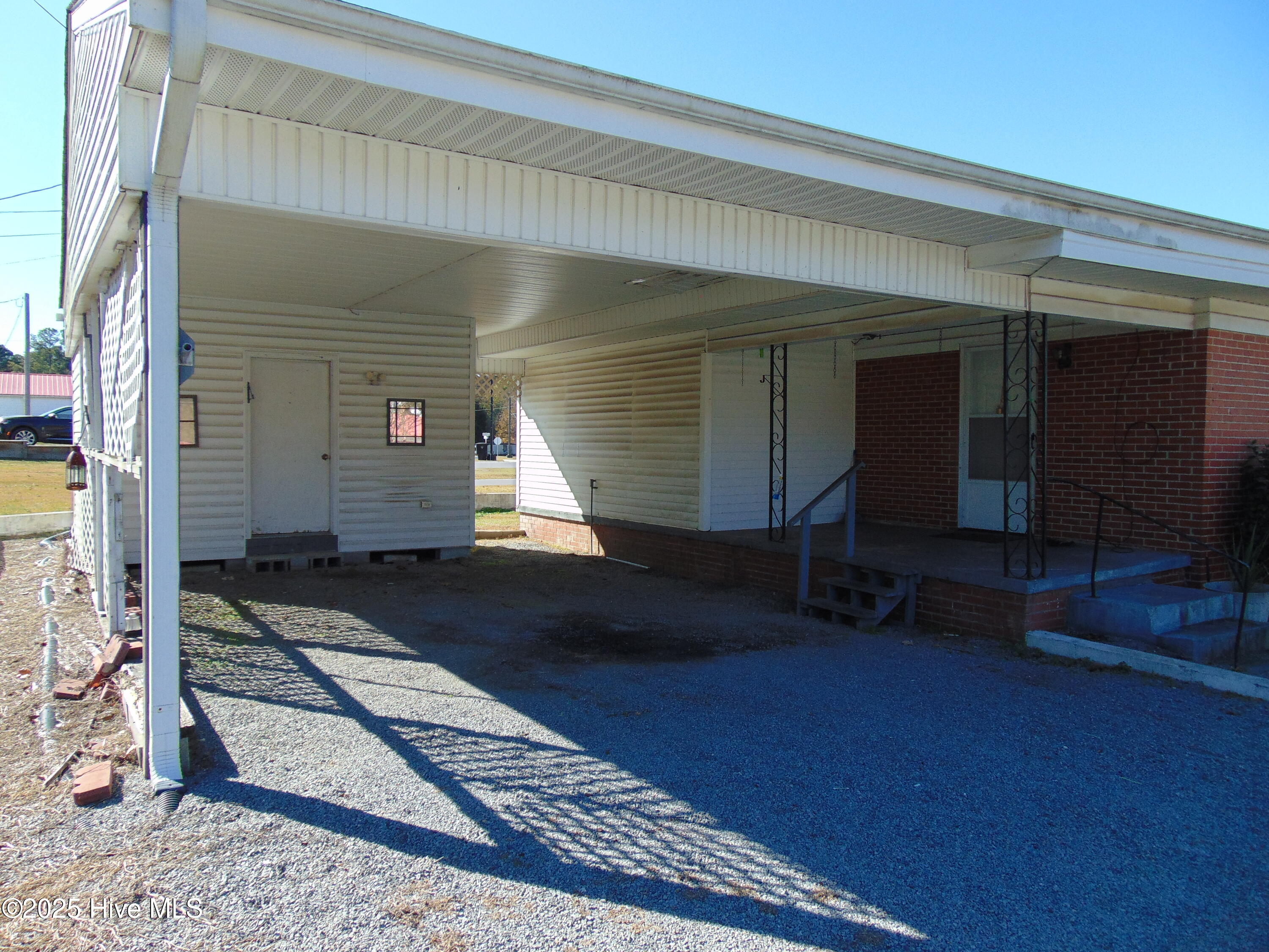 104 East Edgecombe Street Macclesfield, NC 27852 - Photo 2 of 29 DSC05735