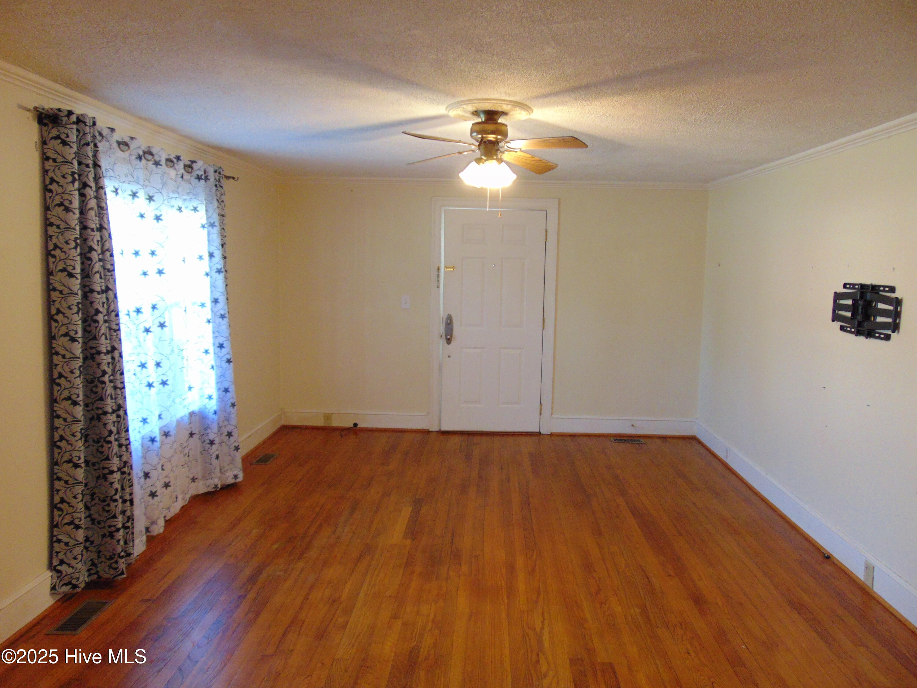 104 East Edgecombe Street Macclesfield, NC 27852 - Photo 4 of 29 DSC05755