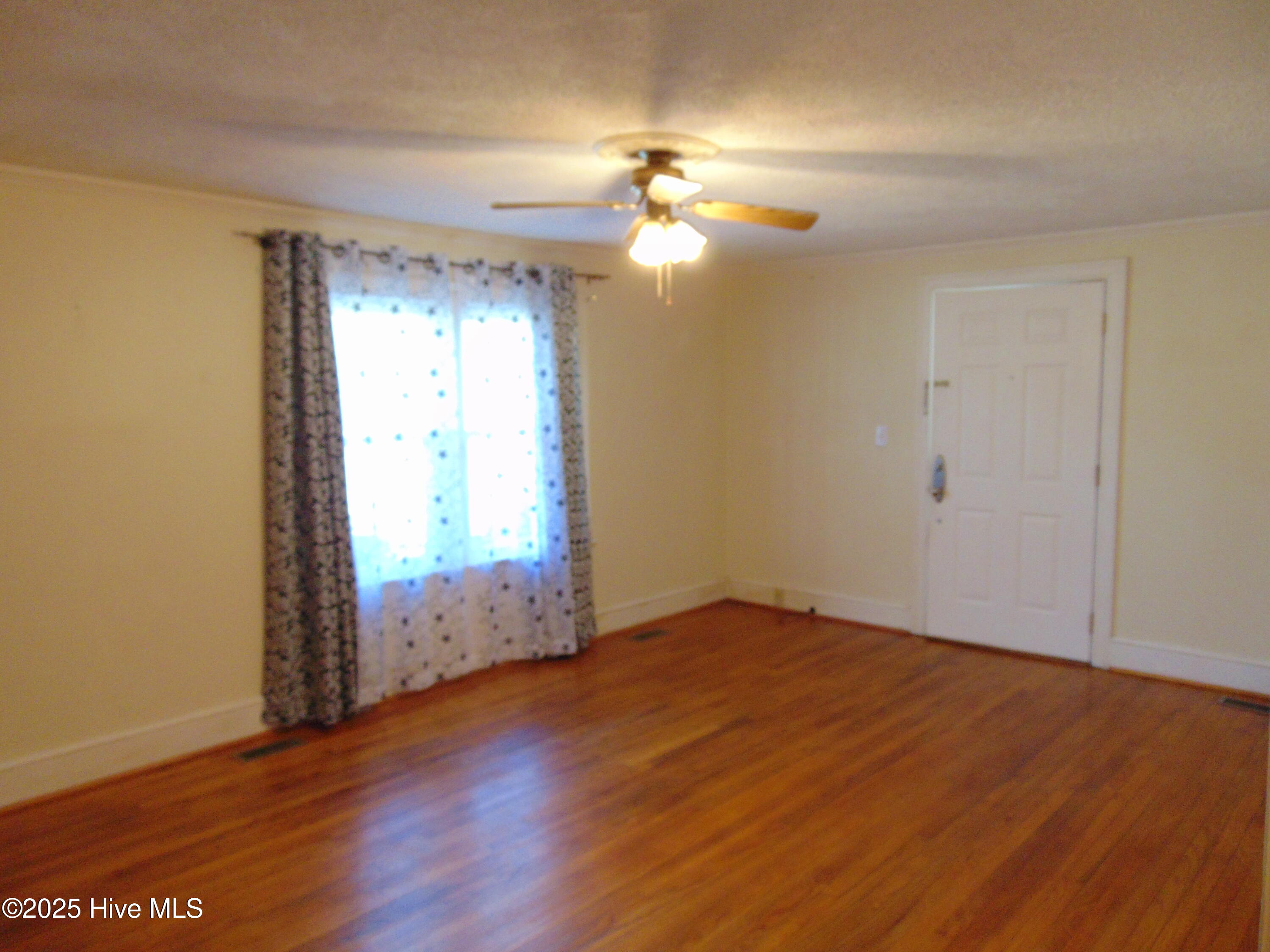 104 East Edgecombe Street Macclesfield, NC 27852 - Photo 7 of 29 DSC05736