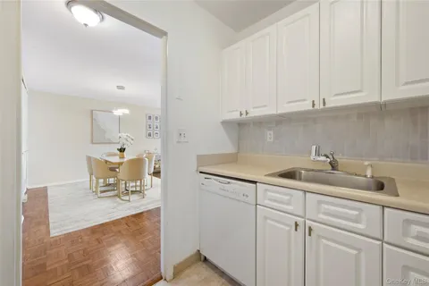 $180,000 | 56 Doyer Avenue, Unit 6E, White Plains, NY 10605
