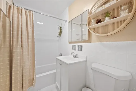 $180,000 | 56 Doyer Avenue, Unit 6E, White Plains, NY 10605