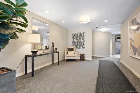 $180,000 | 56 Doyer Avenue, Unit 6E, White Plains, NY 10605