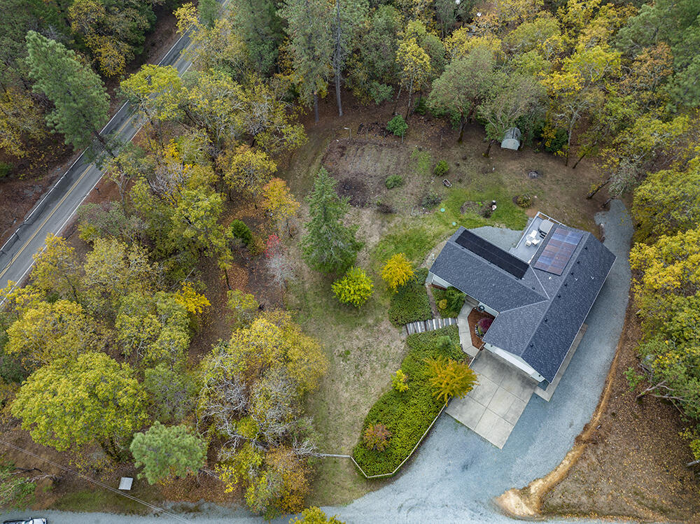 520 Stewart Road Grants Pass, OR 97526 - Photo 40 of 47 an aerial view of a house with a yard