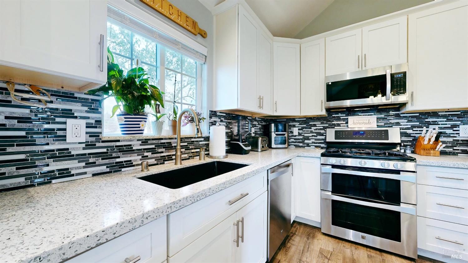 380 Irwin Lane Santa Rosa, CA 95401 - Photo 15 of 99