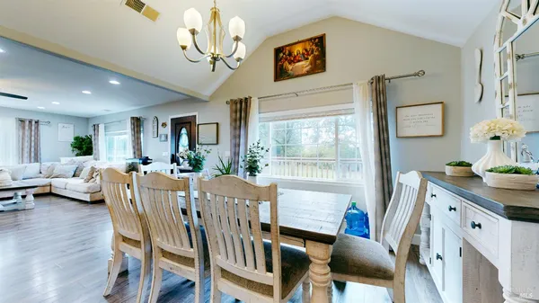 $1,099,000 | 380 Irwin Lane, Santa Rosa, CA 95401