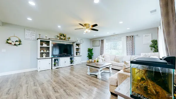 $1,099,000 | 380 Irwin Lane, Santa Rosa, CA 95401