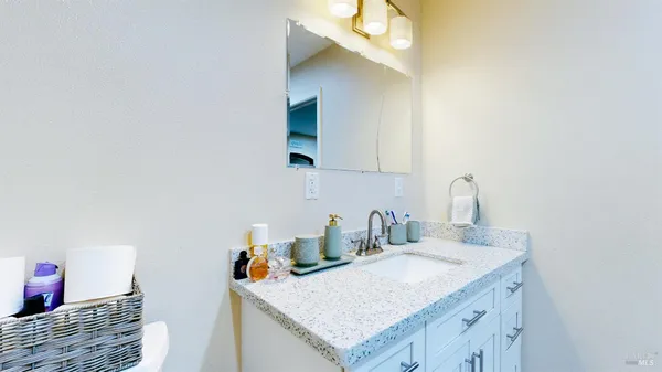 $1,099,000 | 380 Irwin Lane, Santa Rosa, CA 95401