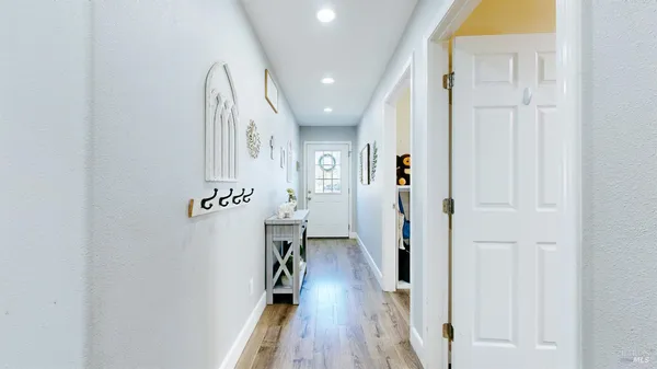 $1,099,000 | 380 Irwin Lane, Santa Rosa, CA 95401