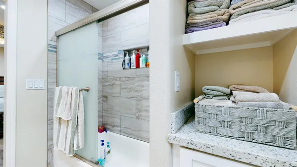 $1,099,000 | 380 Irwin Lane, Santa Rosa, CA 95401