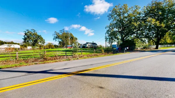 $1,099,000 | 380 Irwin Lane, Santa Rosa, CA 95401