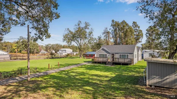 $1,099,000 | 380 Irwin Lane, Santa Rosa, CA 95401