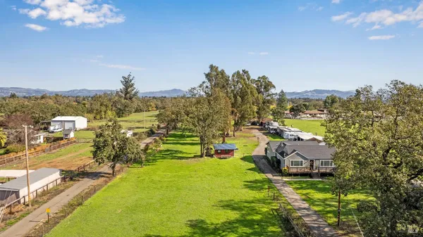 $1,099,000 | 380 Irwin Lane, Santa Rosa, CA 95401