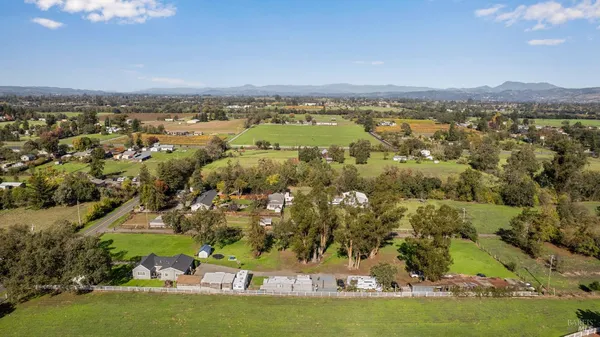 $1,099,000 | 380 Irwin Lane, Santa Rosa, CA 95401