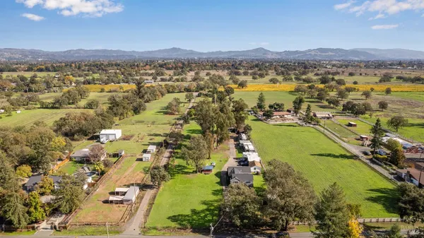 $1,099,000 | 380 Irwin Lane, Santa Rosa, CA 95401