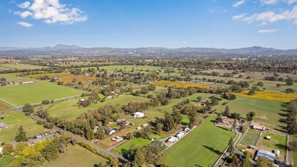 $1,099,000 | 380 Irwin Lane, Santa Rosa, CA 95401