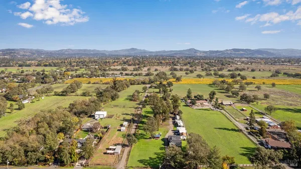 $1,099,000 | 380 Irwin Lane, Santa Rosa, CA 95401