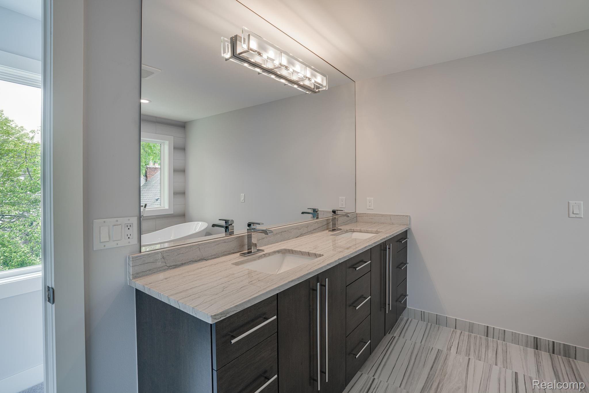 2736 Windemere Road Birmingham, MI 48009 - Photo 39 of 46 2736 Windemere Birmingham-39.jpg