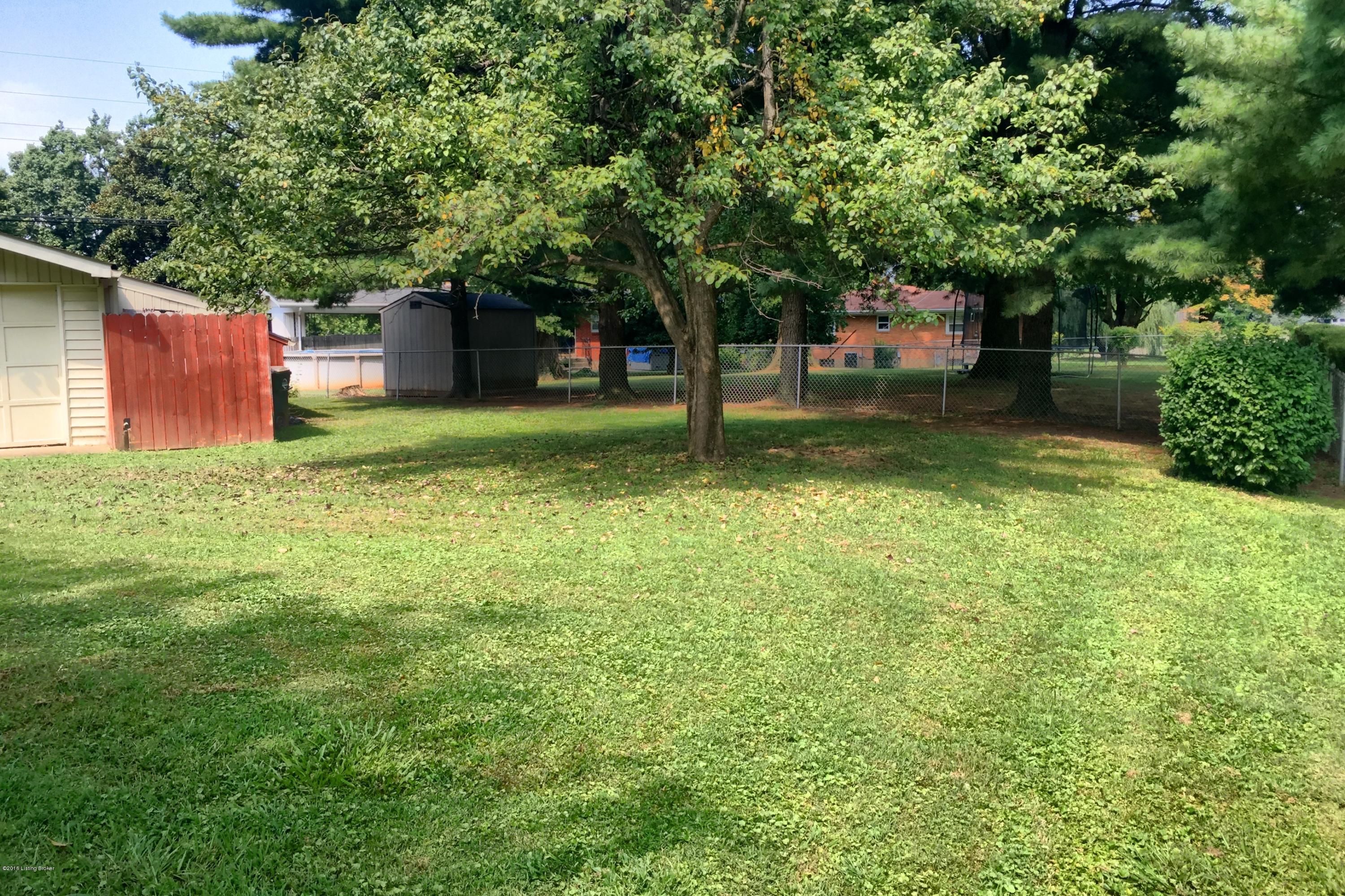4707 Clarmar Road Jeffersontown, KY 40299 - Photo 11 of 22 IMG_7845