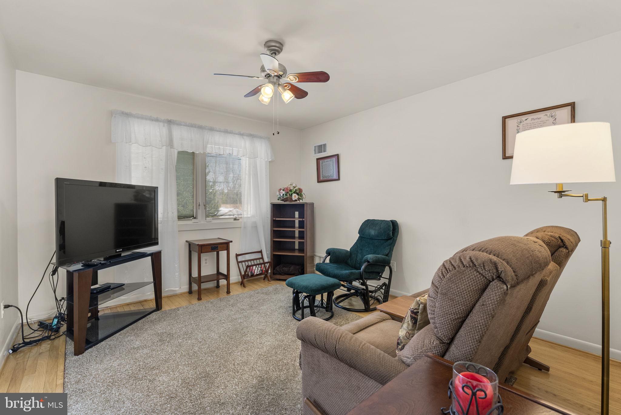 3905 Harrison Road Beltsville, MD 20705 - Photo 11 of 36 Dining room/additional living area