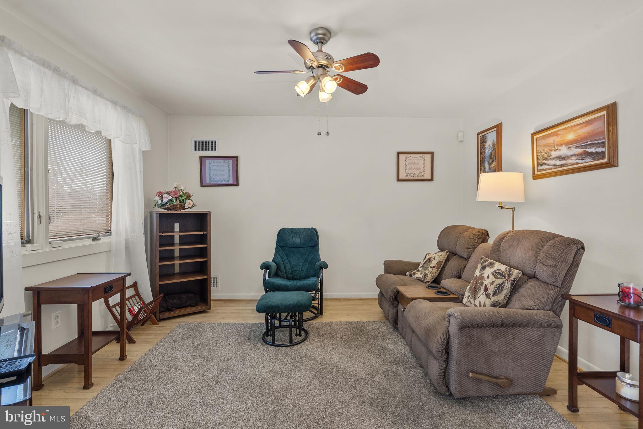 3905 Harrison Road Beltsville, MD 20705 - Photo 12 of 36 Dining room/additional living area