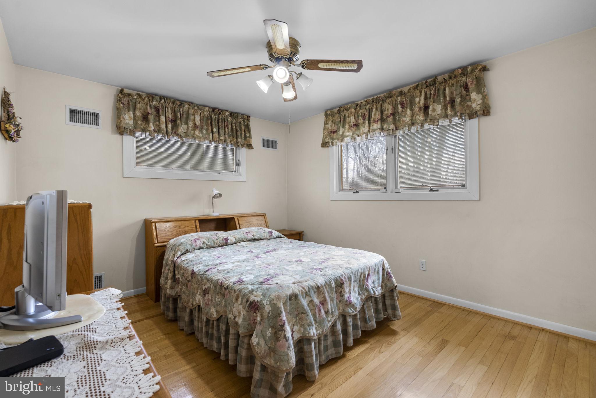 3905 Harrison Road Beltsville, MD 20705 - Photo 16 of 36 2nd bedroom