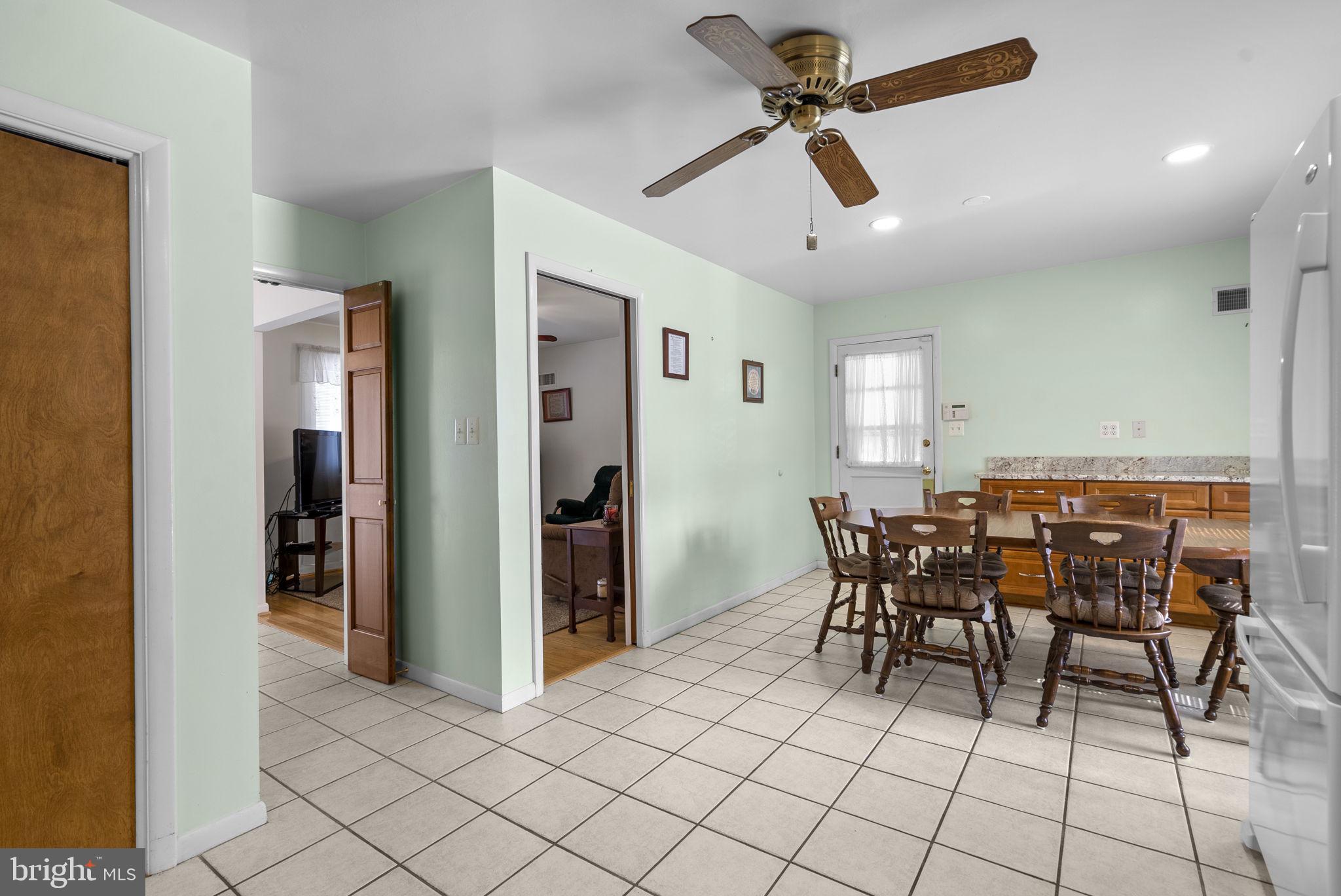 3905 Harrison Road Beltsville, MD 20705 - Photo 7 of 36