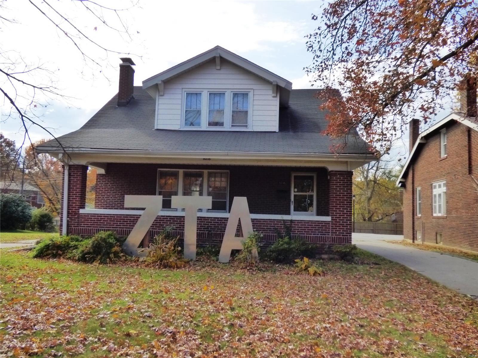 8218 Natural Bridge Road St. Louis, MO 63121 - Photo 1 of 27