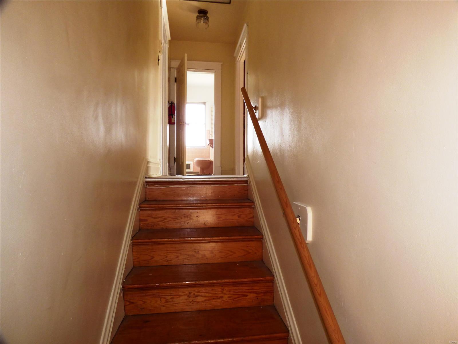 8218 Natural Bridge Road St. Louis, MO 63121 - Photo 13 of 27