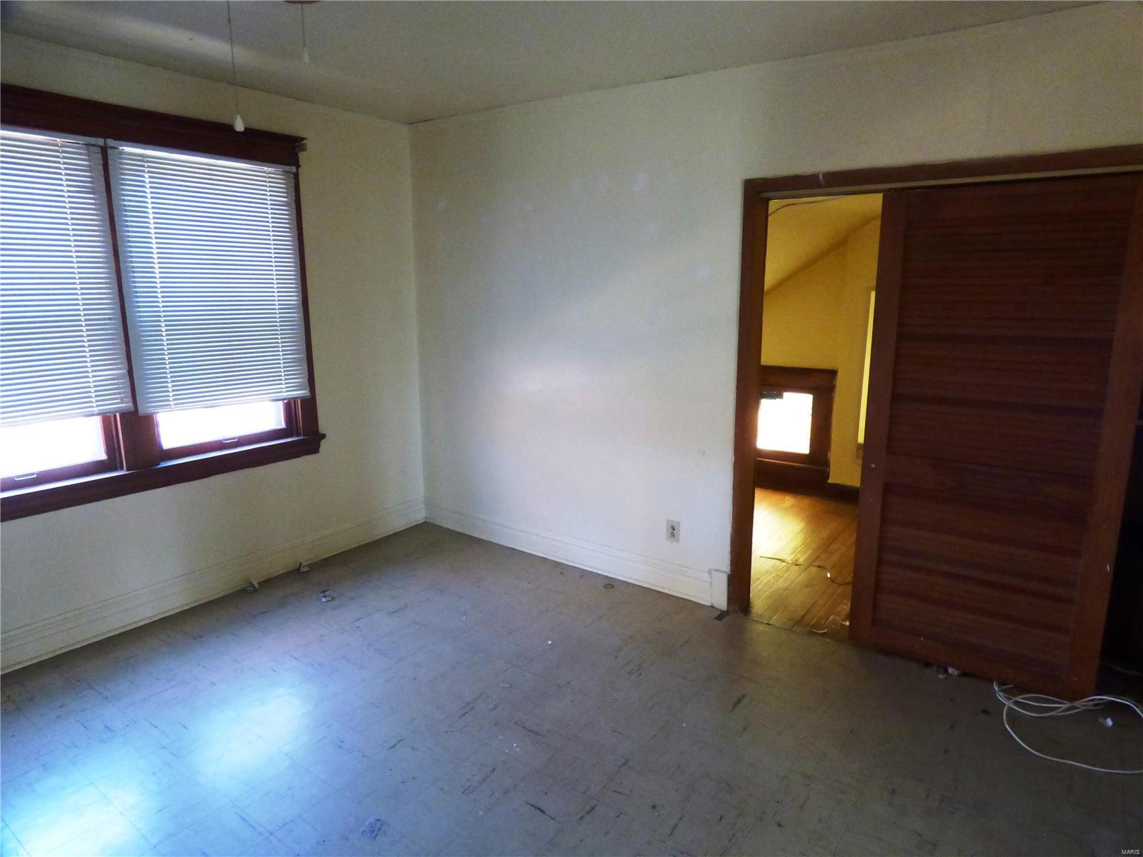 8218 Natural Bridge Road St. Louis, MO 63121 - Photo 17 of 27