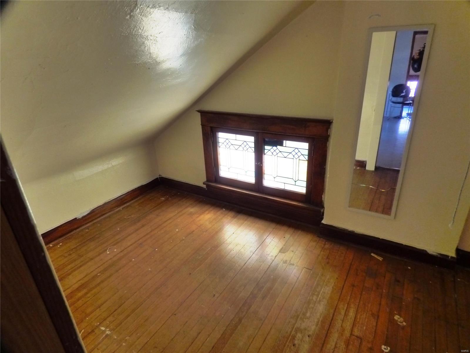 8218 Natural Bridge Road St. Louis, MO 63121 - Photo 19 of 27