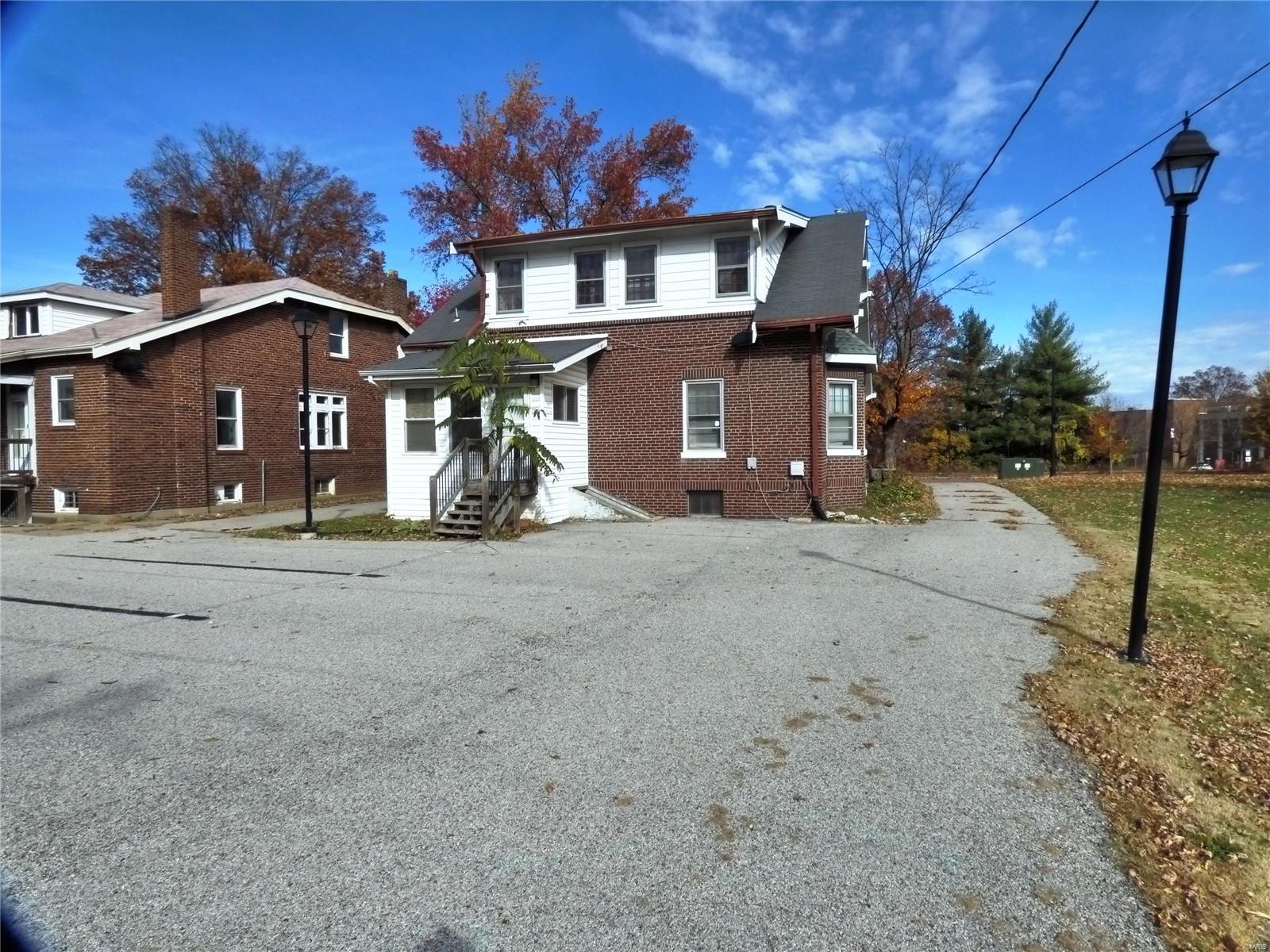 8218 Natural Bridge Road St. Louis, MO 63121 - Photo 3 of 27