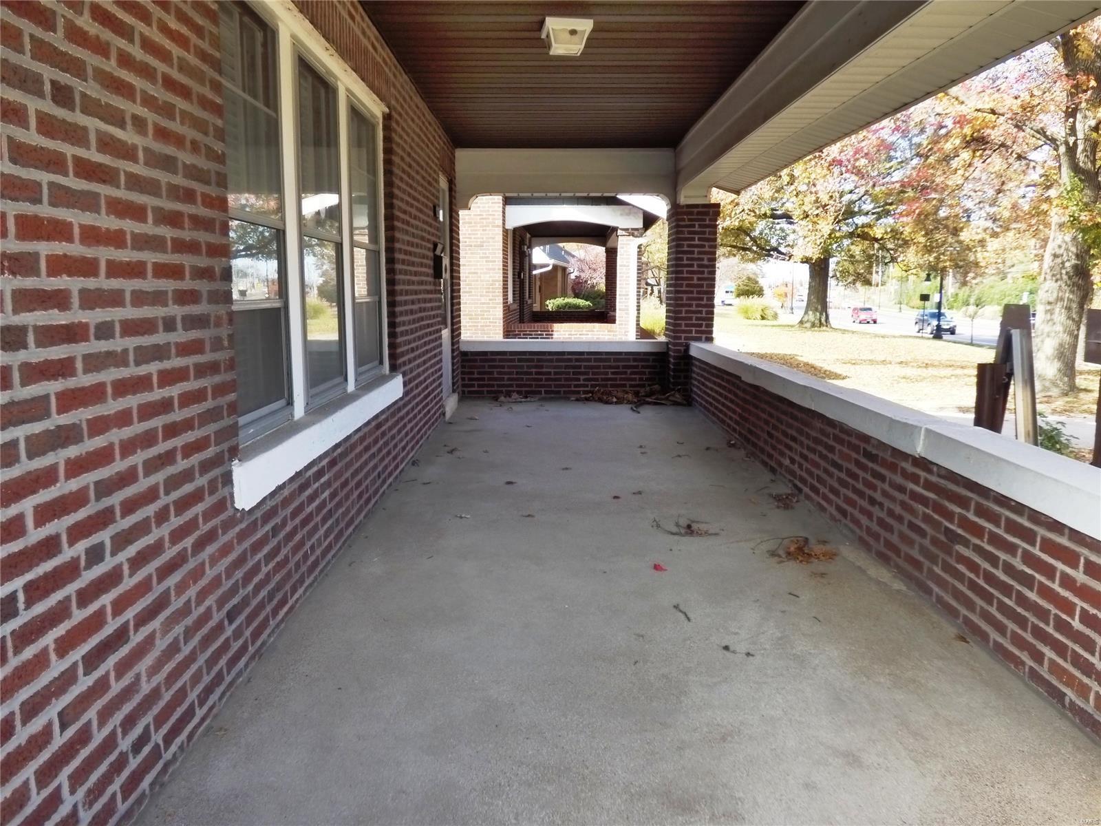 8218 Natural Bridge Road St. Louis, MO 63121 - Photo 5 of 27