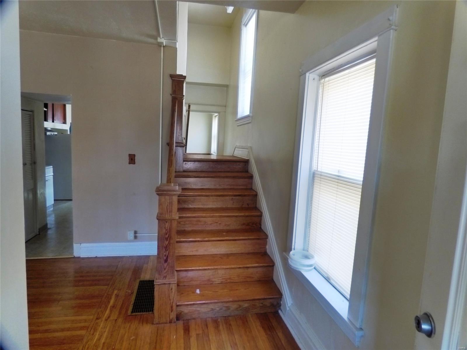 8218 Natural Bridge Road St. Louis, MO 63121 - Photo 6 of 27