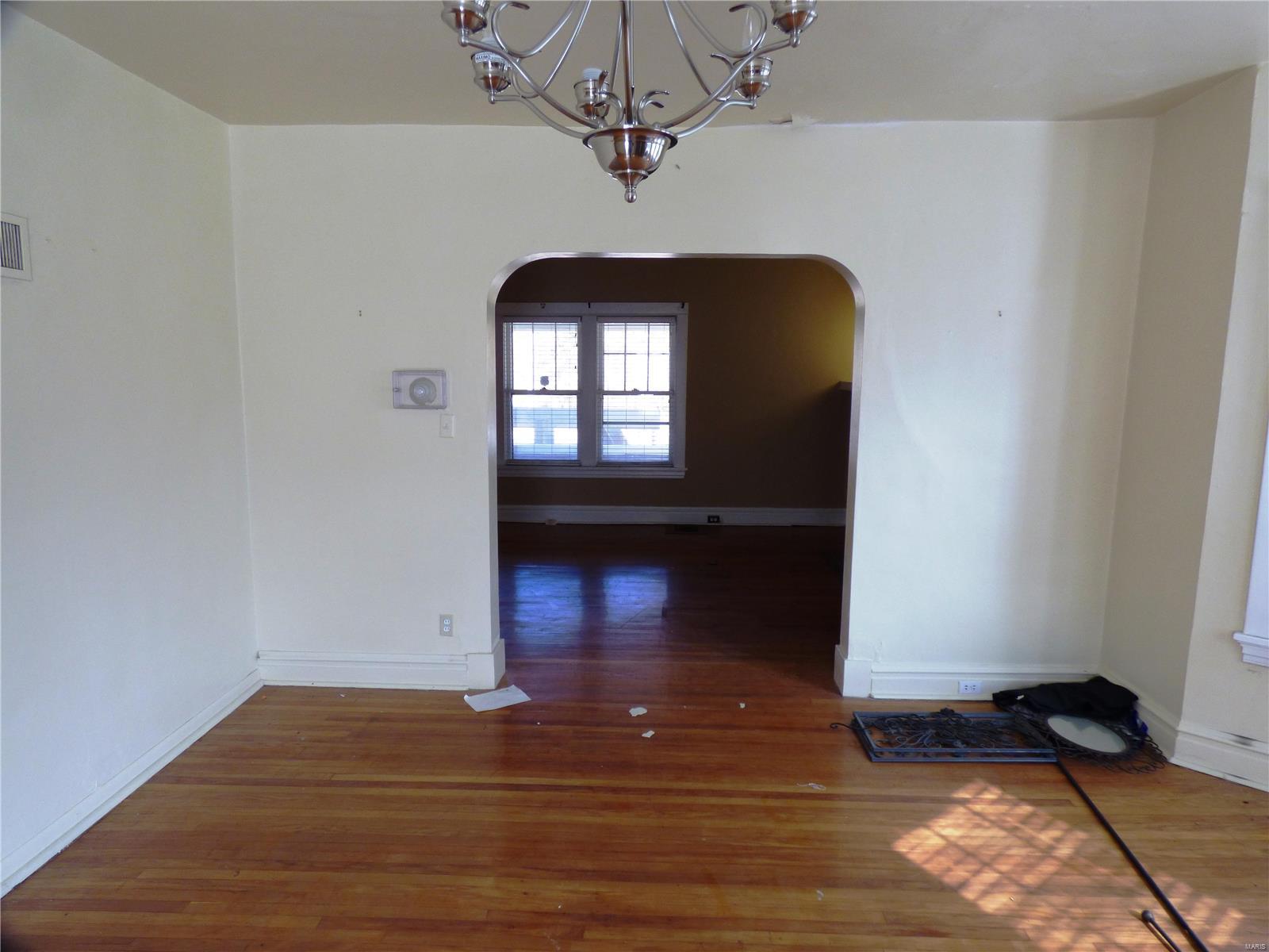 8218 Natural Bridge Road St. Louis, MO 63121 - Photo 8 of 27