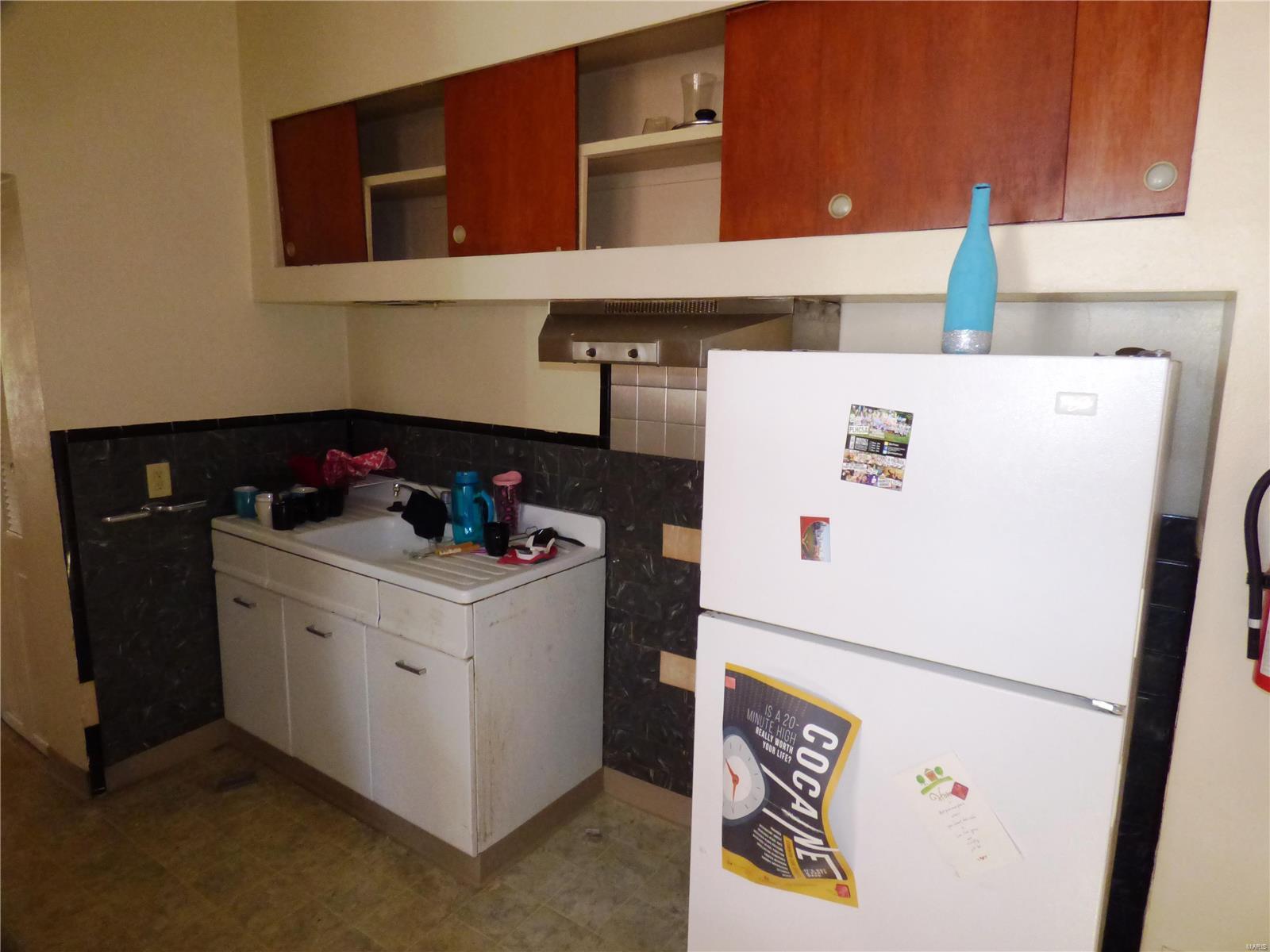 8218 Natural Bridge Road St. Louis, MO 63121 - Photo 10 of 27