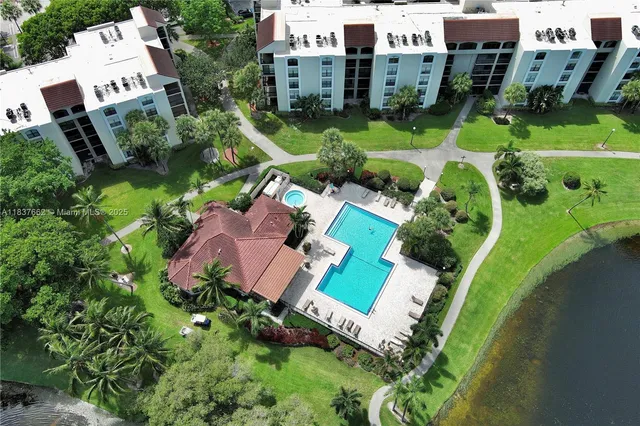 $1,950 | 1915 Lavers Circle, Unit E211, Delray Beach, FL 33444