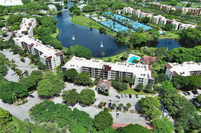 $1,950 | 1915 Lavers Circle, Unit E211, Delray Beach, FL 33444