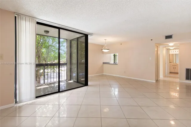 $1,950 | 1915 Lavers Circle, Unit E211, Delray Beach, FL 33444