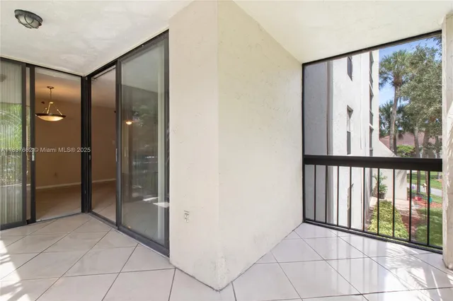 $1,950 | 1915 Lavers Circle, Unit E211, Delray Beach, FL 33444