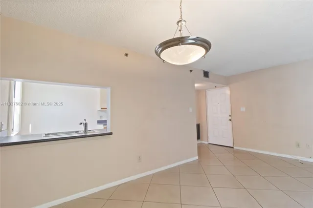 $1,950 | 1915 Lavers Circle, Unit E211, Delray Beach, FL 33444