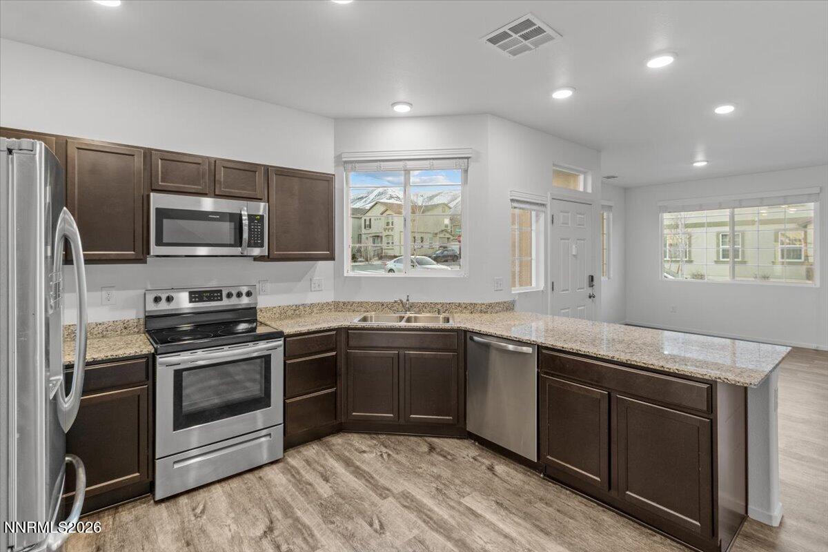 9600 Windjammer Way Reno, NV 89506 - Photo 14 of 52 31-Kitchen